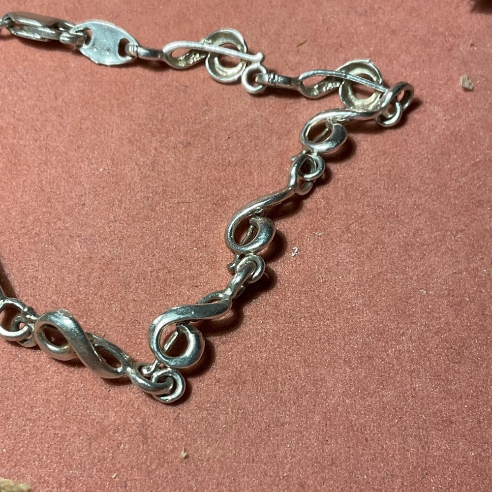 🎼 Sterling Silver Treble Clef Bracelet - Picture 3 of 7